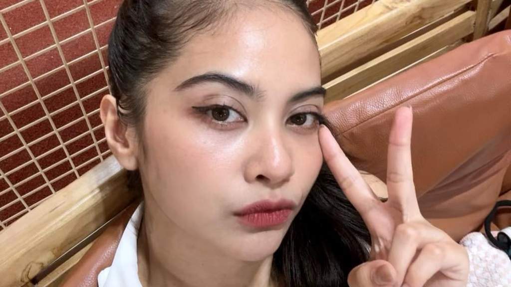 Tiwi T2 saat tampil di acara televisi